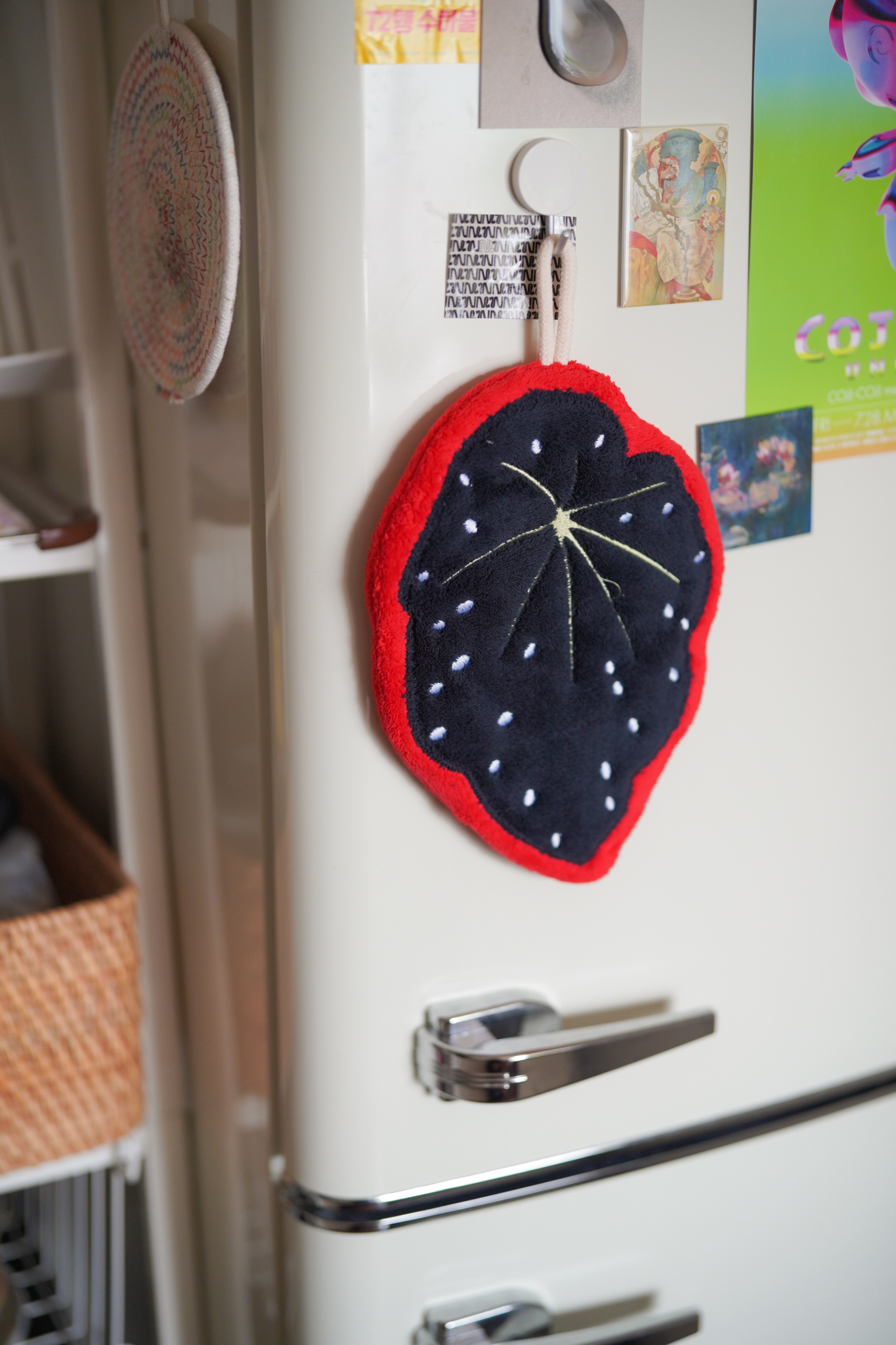 ベゴニア マクラータモチーフのデザイン